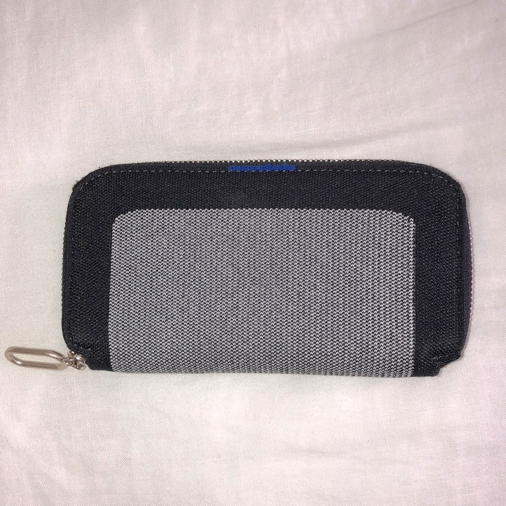 Rothy’s Continental Wallet